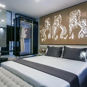 Apartahotel Lavris, Heraclión
